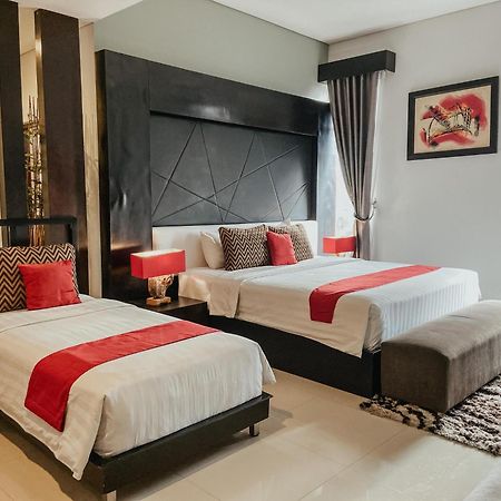 סלמן Prima Sr Hotel & Convention Yogyakarta מראה חיצוני תמונה