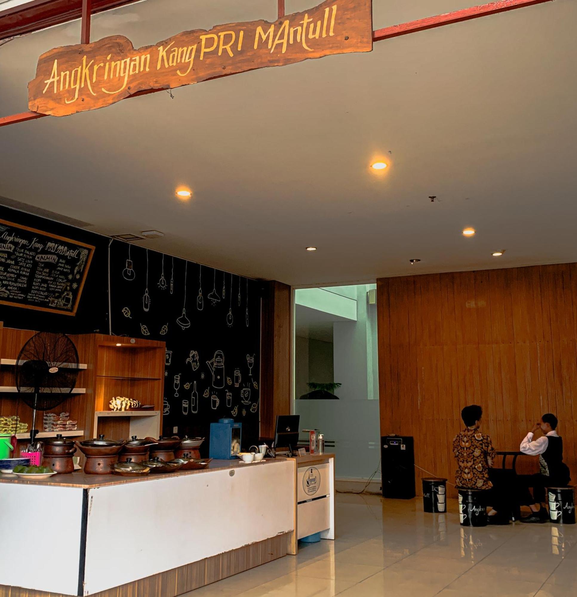 סלמן Prima Sr Hotel & Convention Yogyakarta מראה חיצוני תמונה