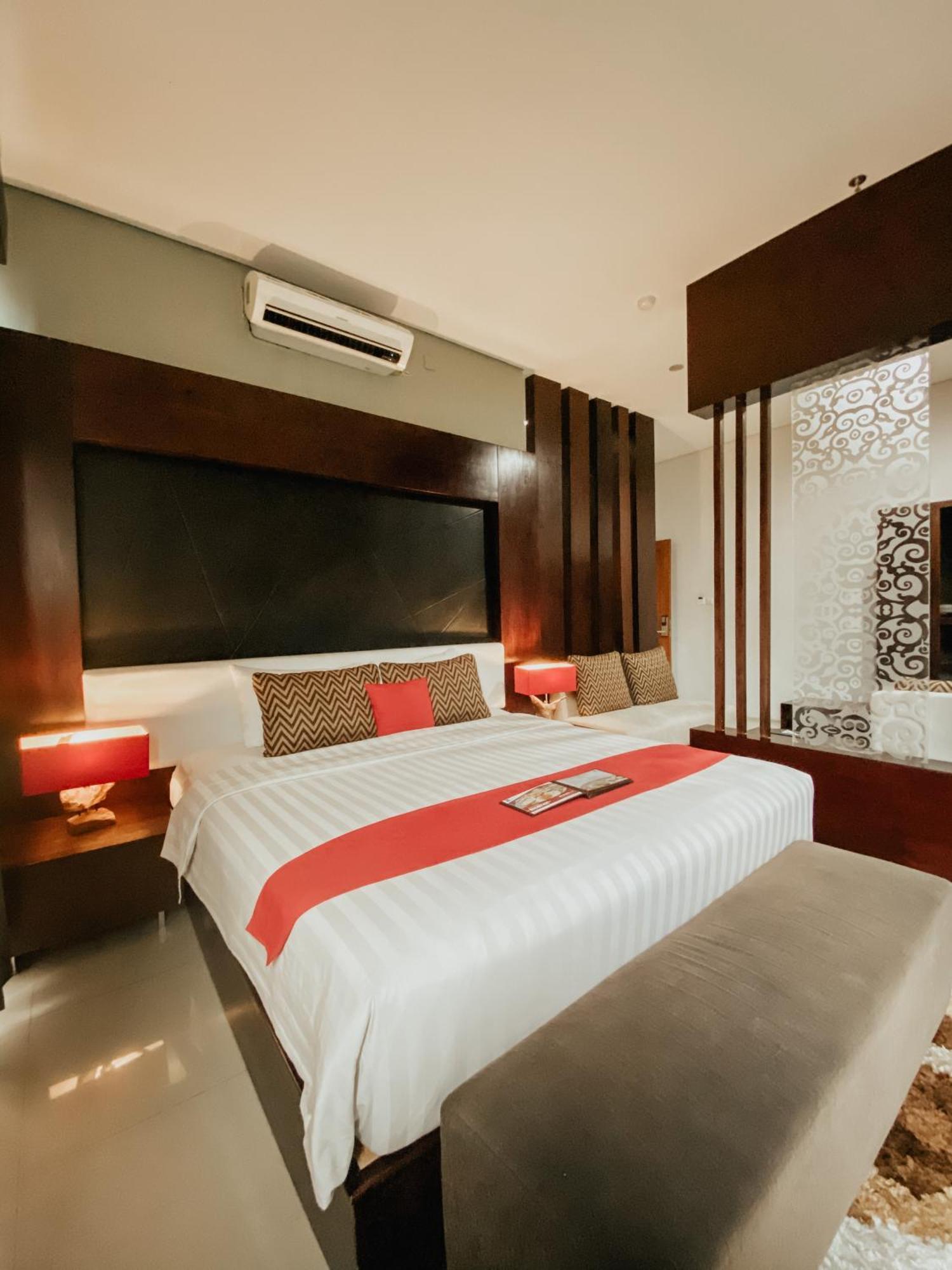 סלמן Prima Sr Hotel & Convention Yogyakarta מראה חיצוני תמונה