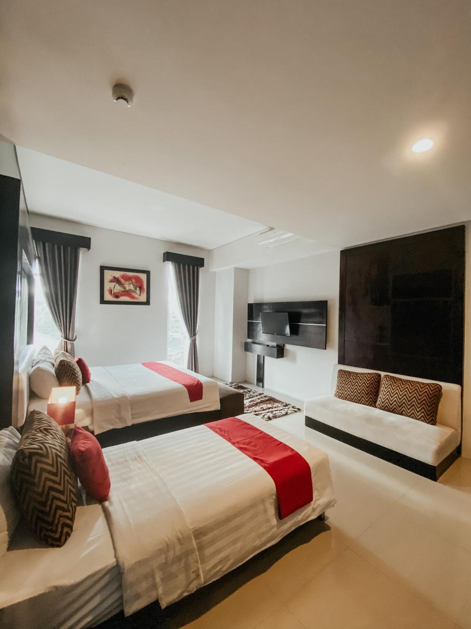 סלמן Prima Sr Hotel & Convention Yogyakarta מראה חיצוני תמונה