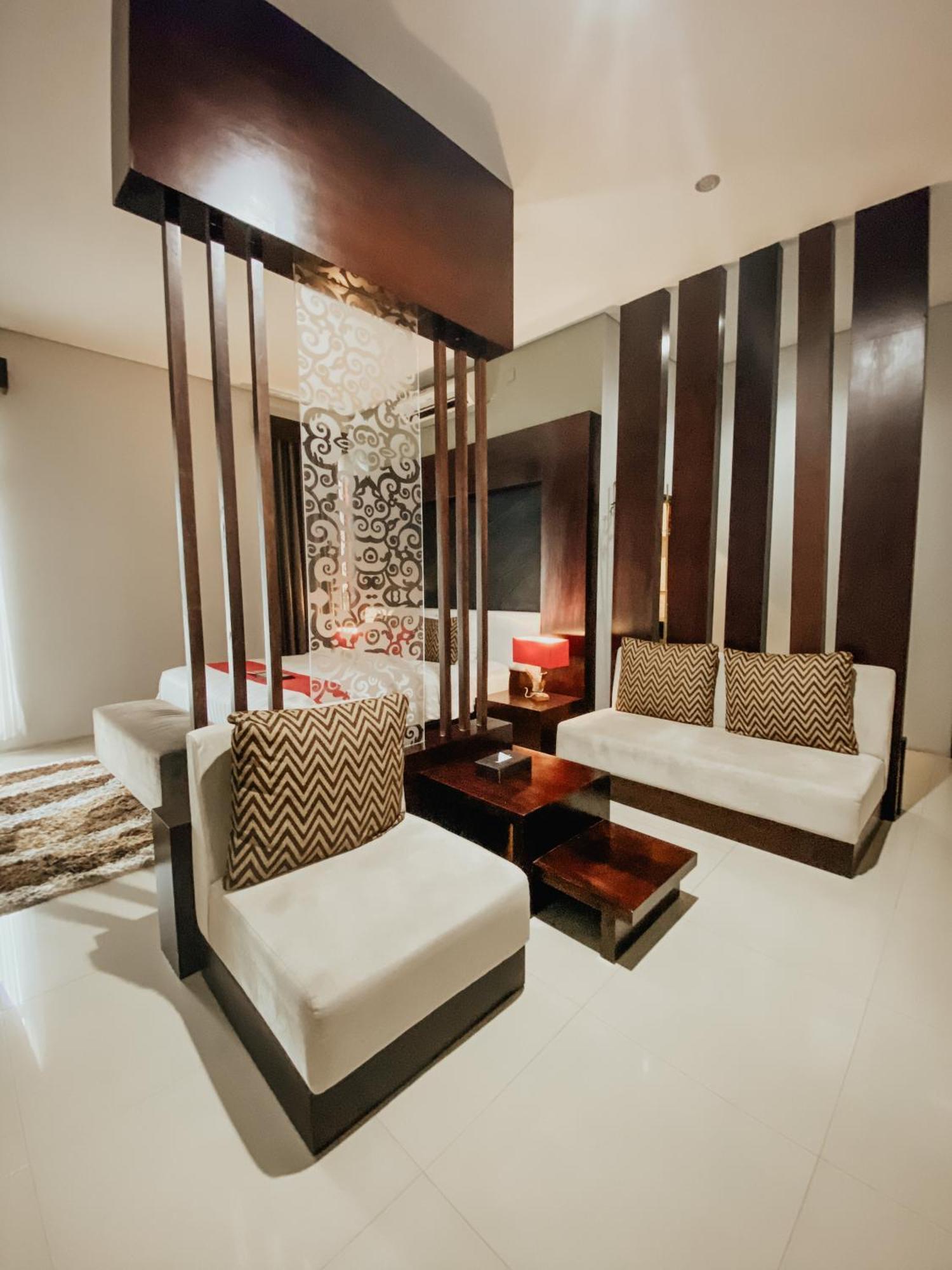 סלמן Prima Sr Hotel & Convention Yogyakarta מראה חיצוני תמונה