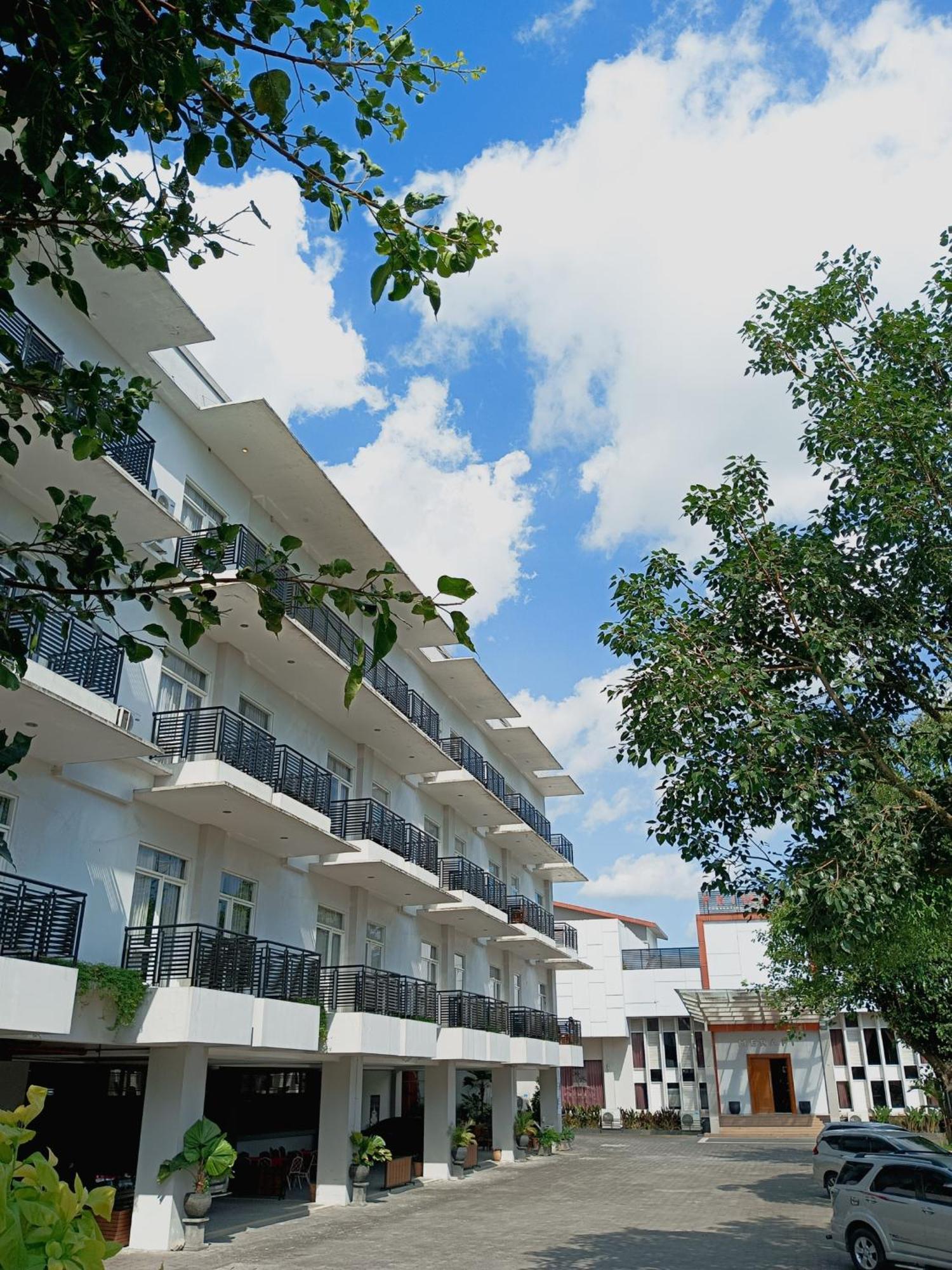 סלמן Prima Sr Hotel & Convention Yogyakarta מראה חיצוני תמונה