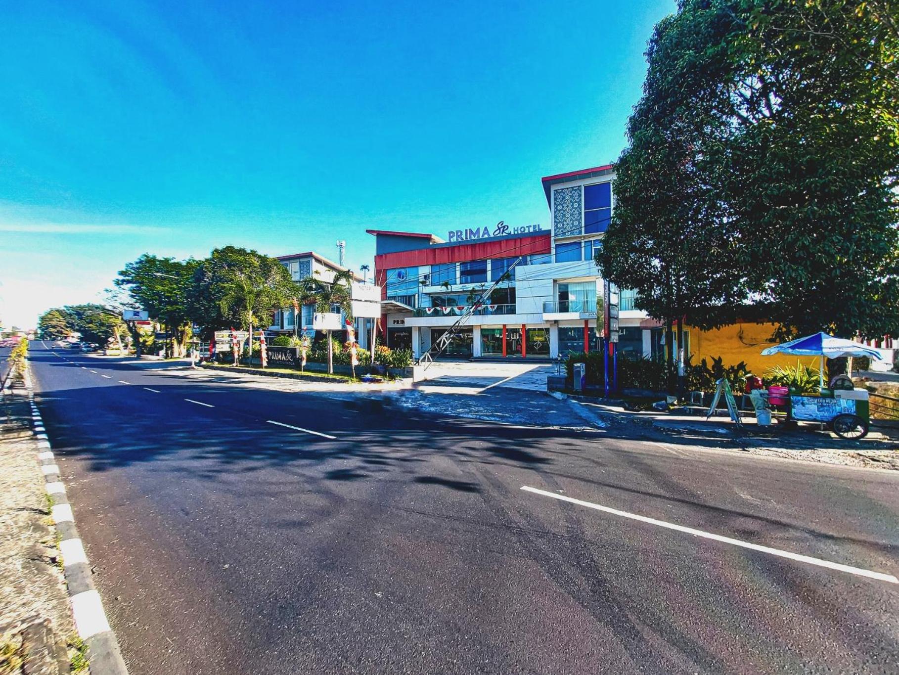 סלמן Prima Sr Hotel & Convention Yogyakarta מראה חיצוני תמונה