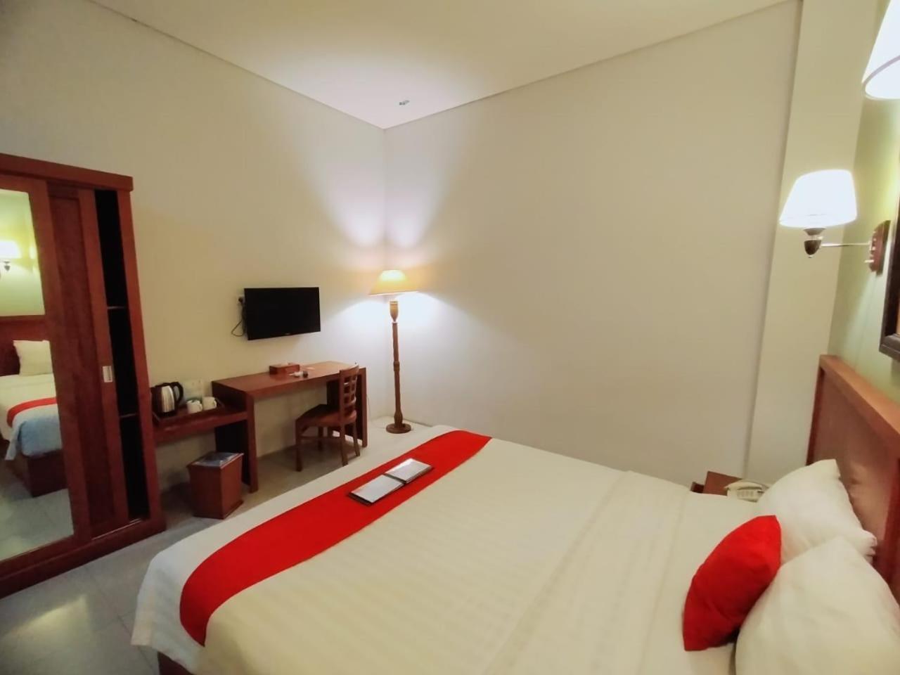 סלמן Prima Sr Hotel & Convention Yogyakarta מראה חיצוני תמונה