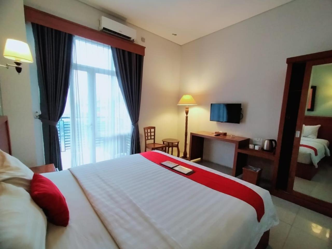 סלמן Prima Sr Hotel & Convention Yogyakarta מראה חיצוני תמונה