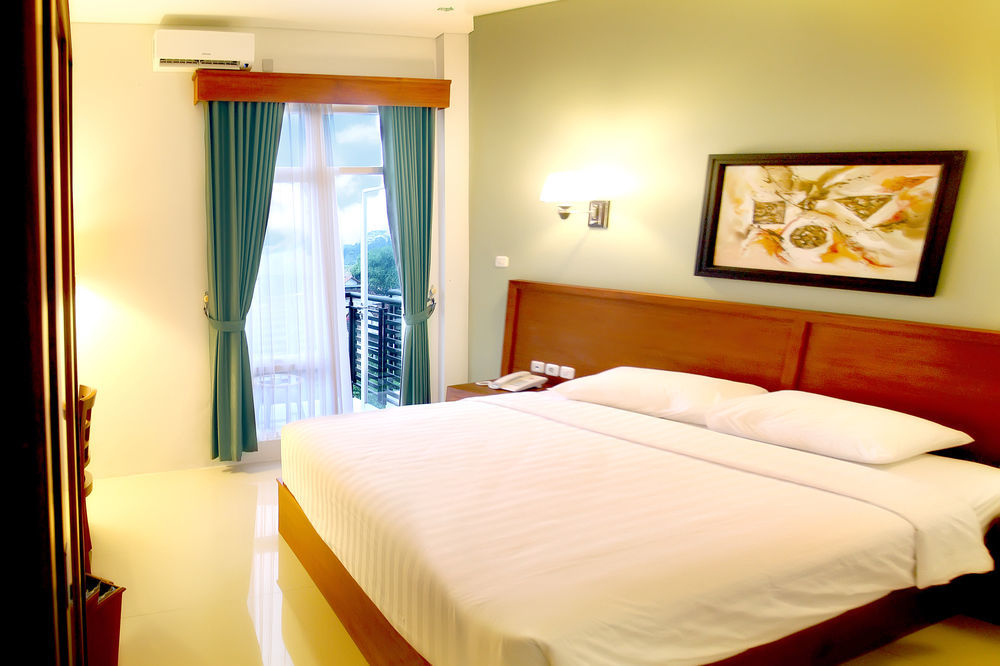 סלמן Prima Sr Hotel & Convention Yogyakarta מראה חיצוני תמונה