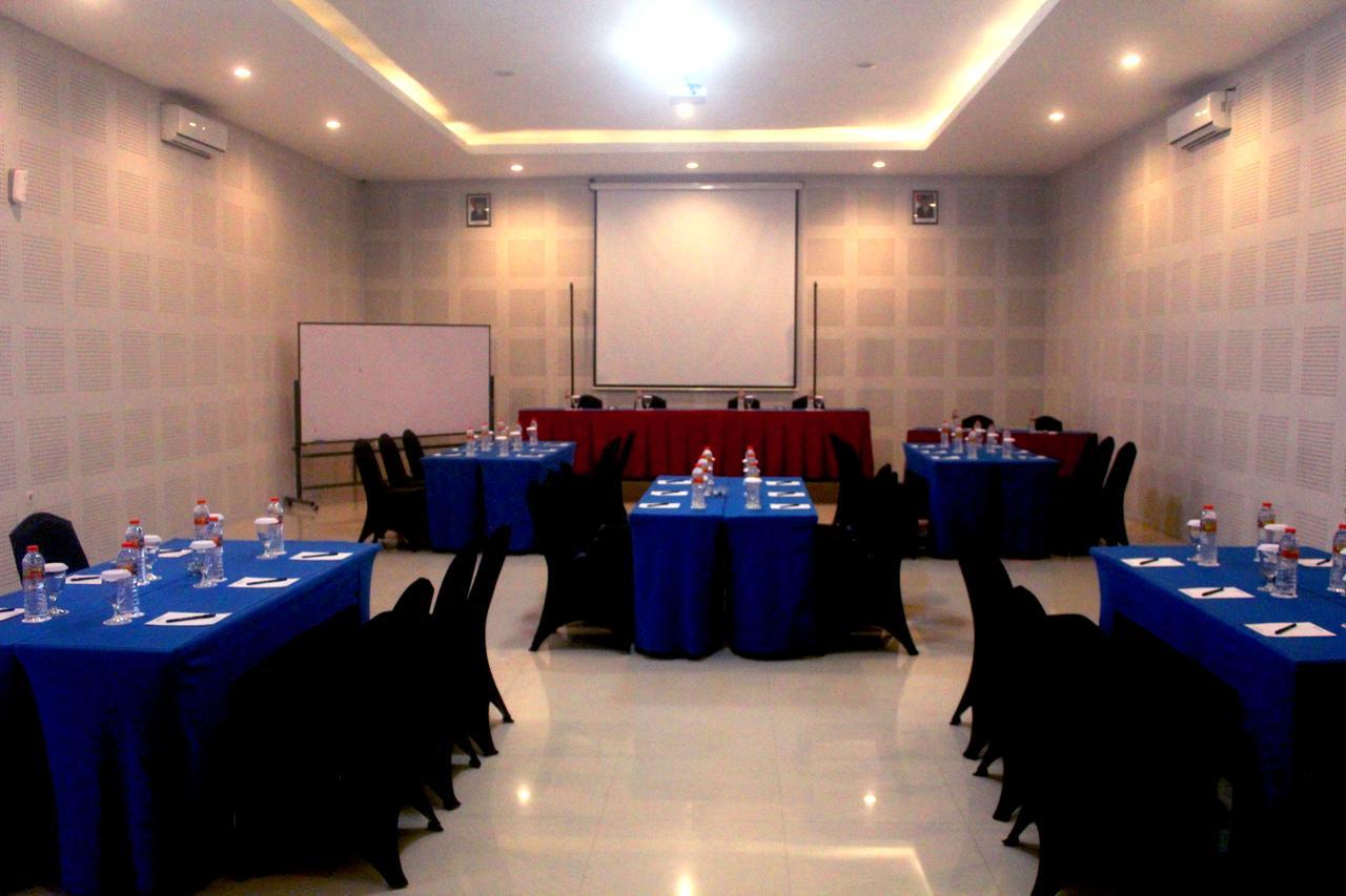 סלמן Prima Sr Hotel & Convention Yogyakarta מראה חיצוני תמונה
