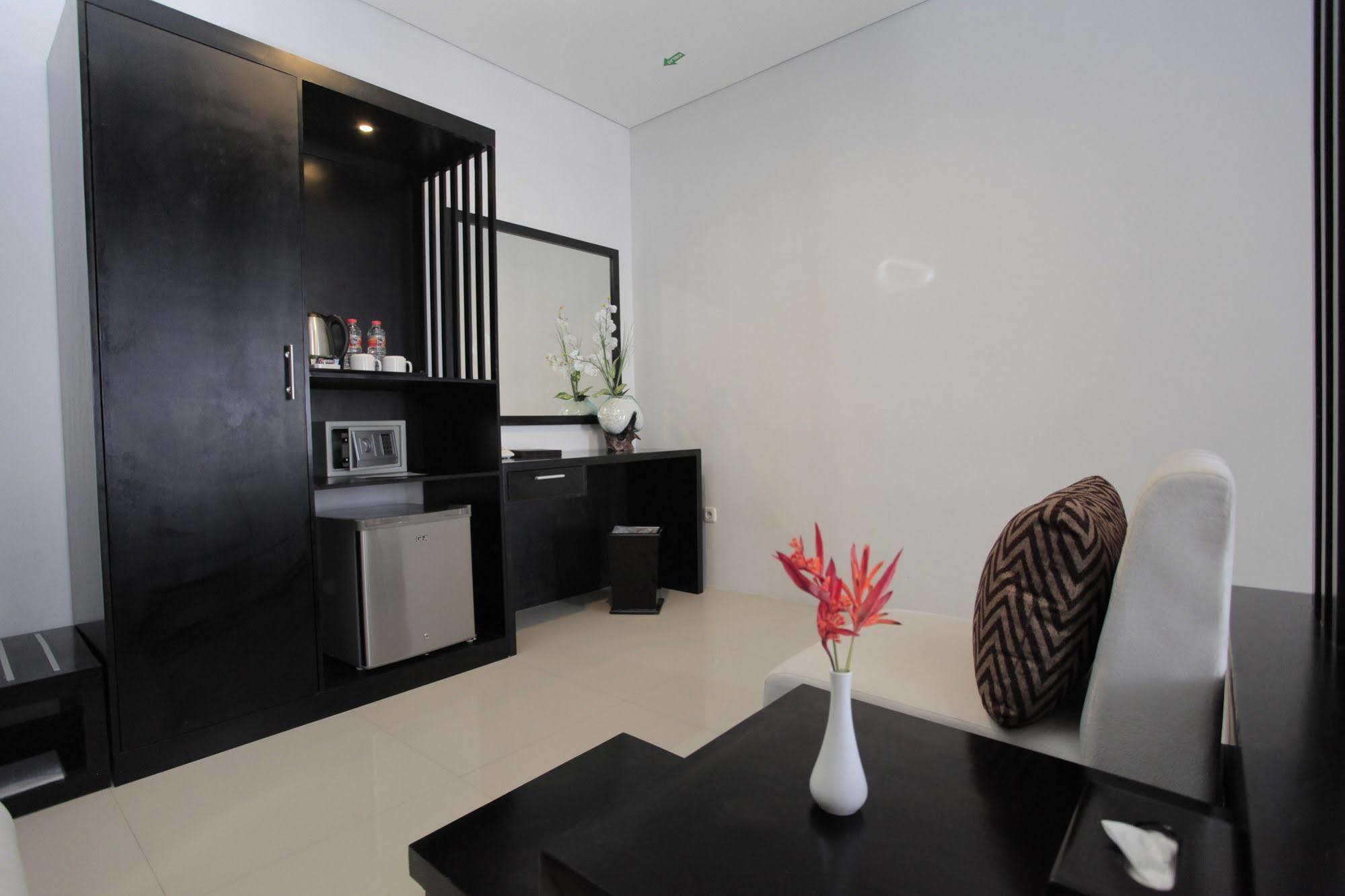 סלמן Prima Sr Hotel & Convention Yogyakarta מראה חיצוני תמונה