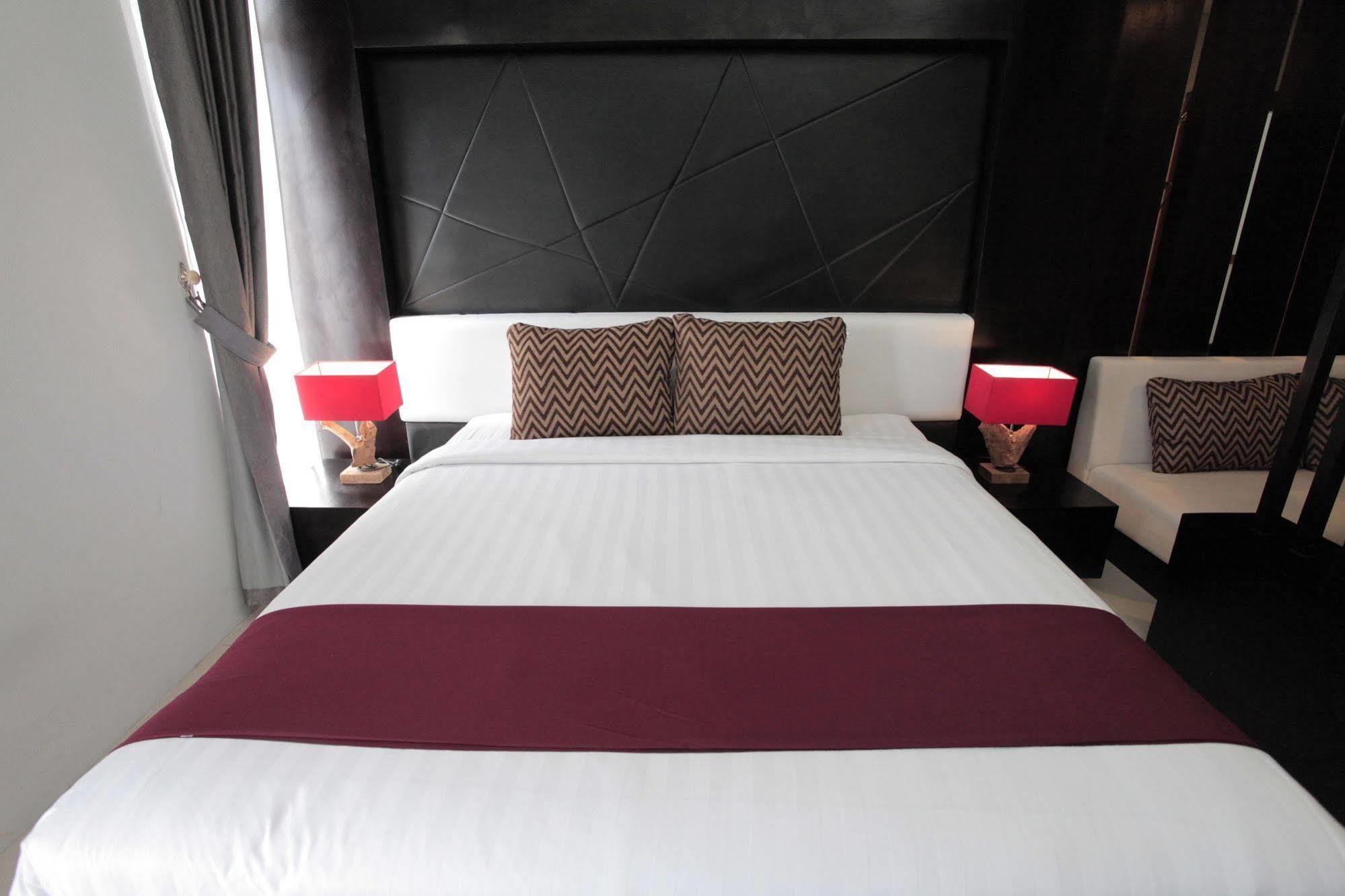 סלמן Prima Sr Hotel & Convention Yogyakarta מראה חיצוני תמונה