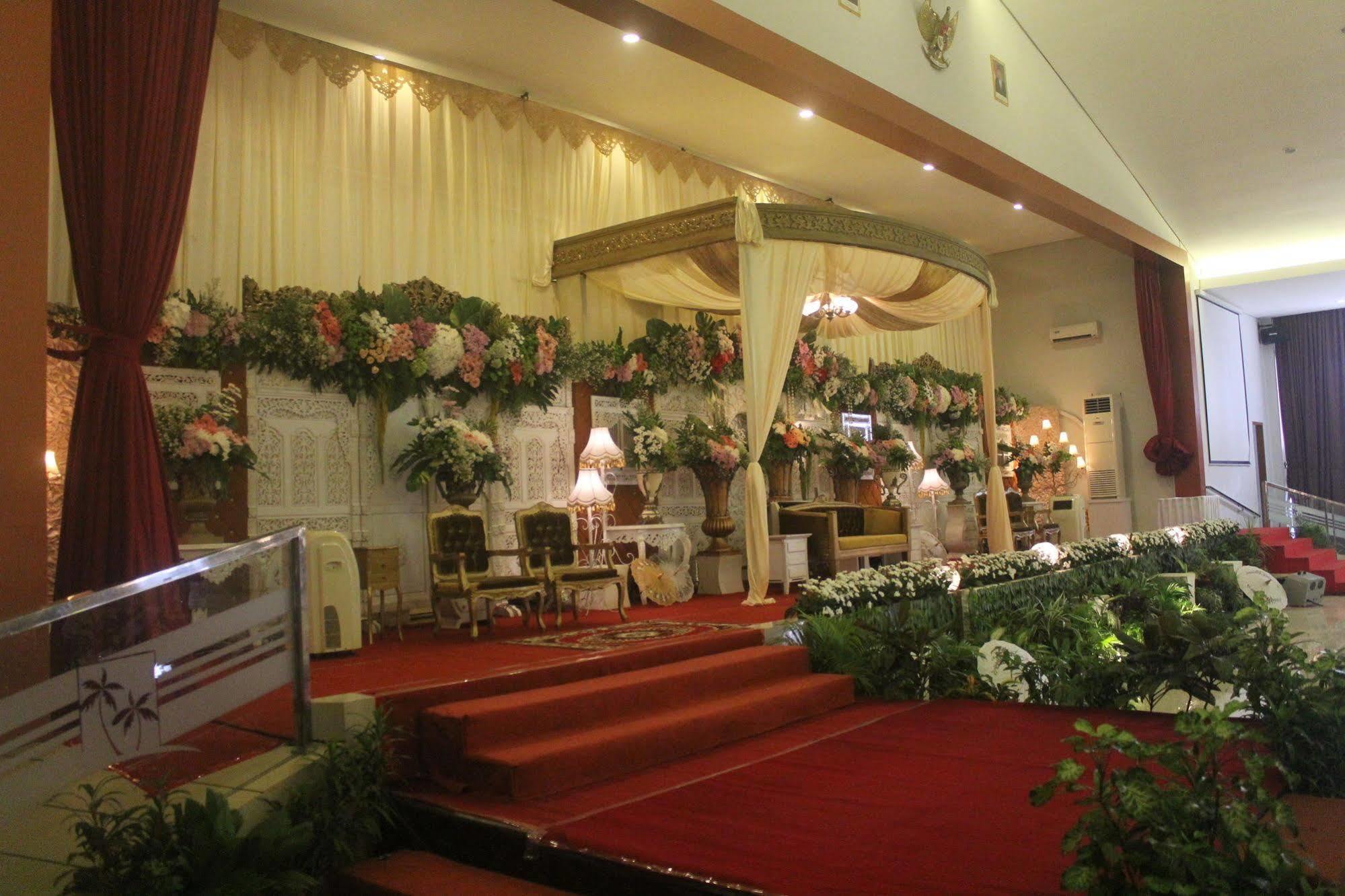 סלמן Prima Sr Hotel & Convention Yogyakarta מראה חיצוני תמונה