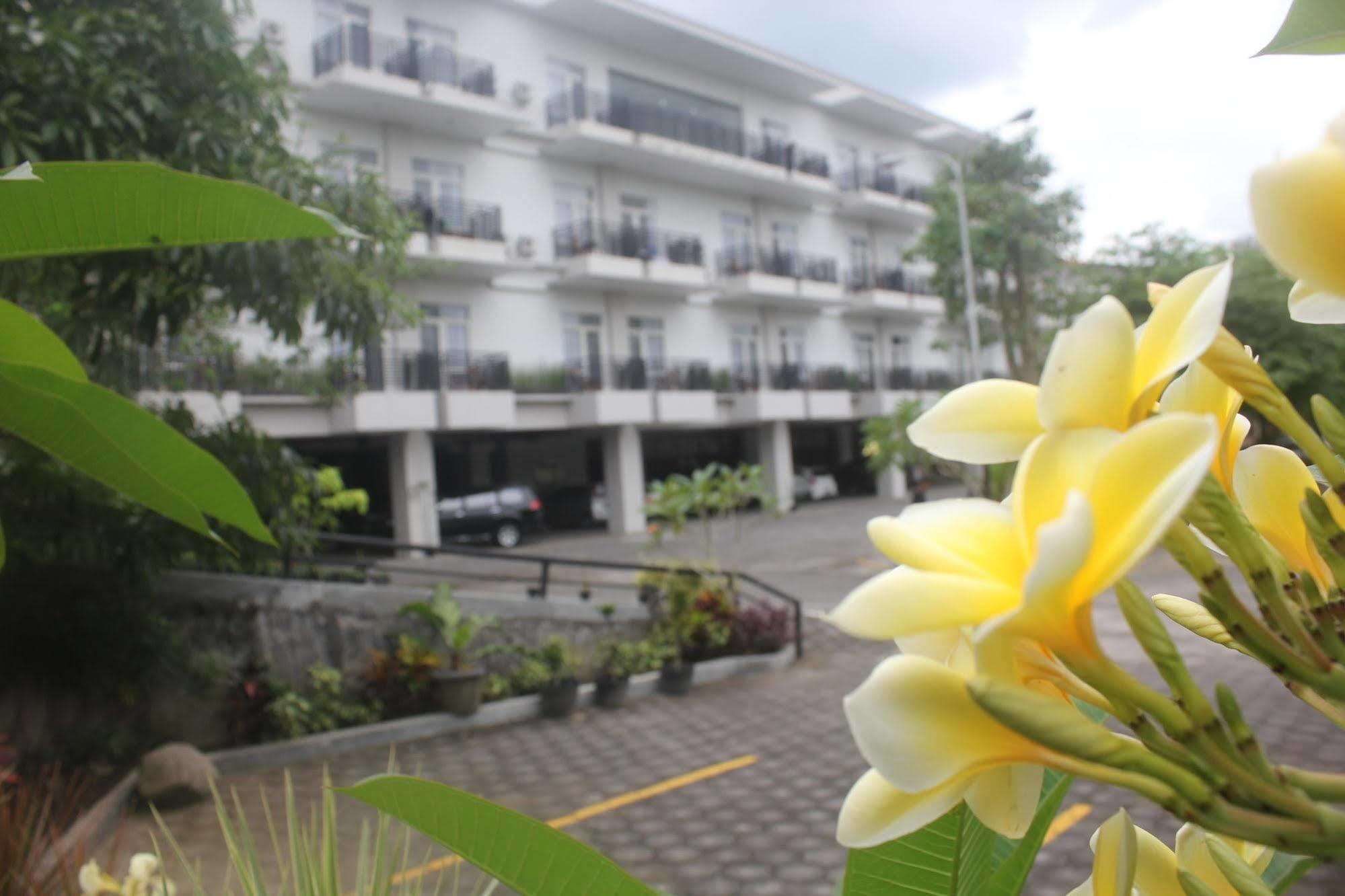 סלמן Prima Sr Hotel & Convention Yogyakarta מראה חיצוני תמונה