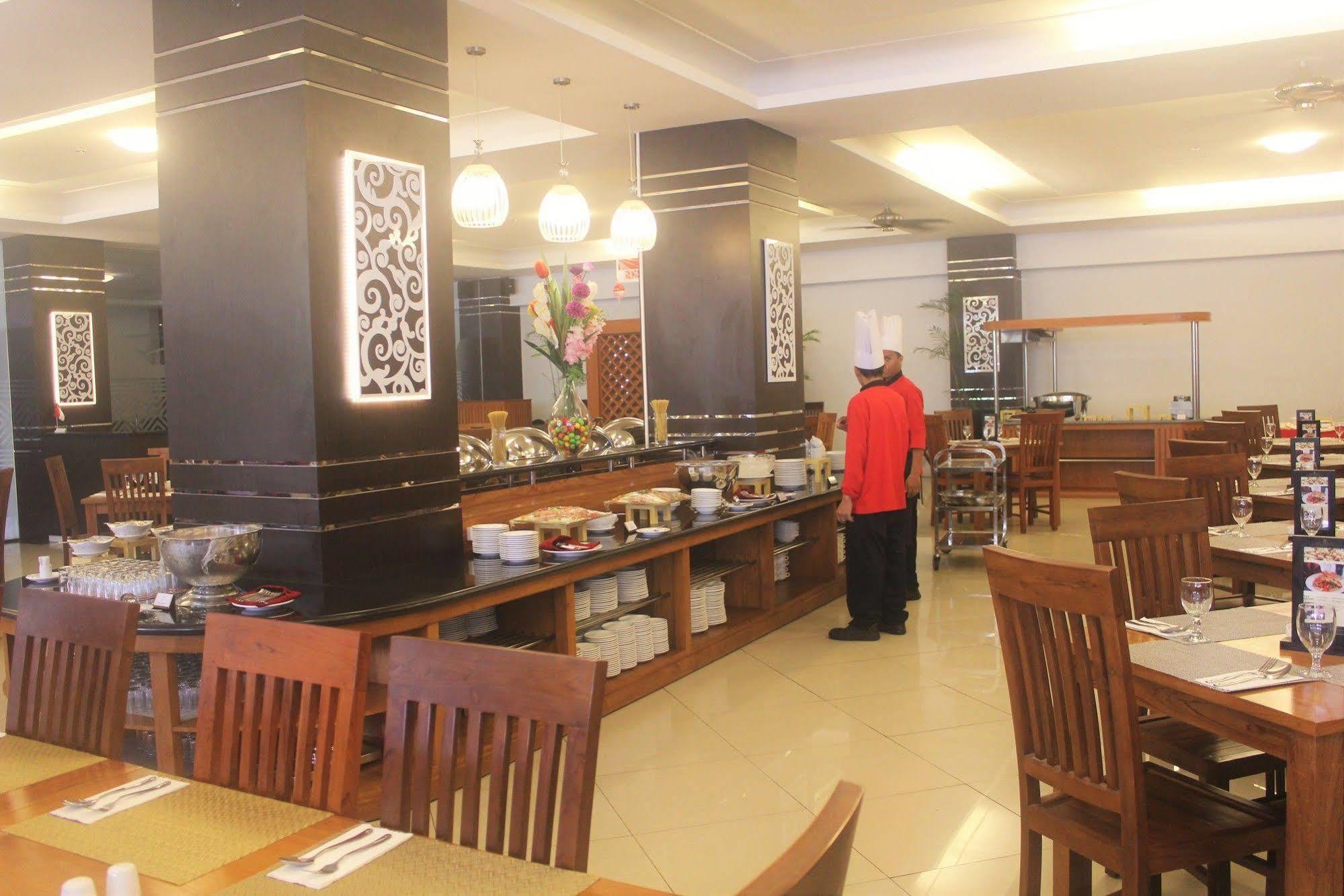 סלמן Prima Sr Hotel & Convention Yogyakarta מראה חיצוני תמונה