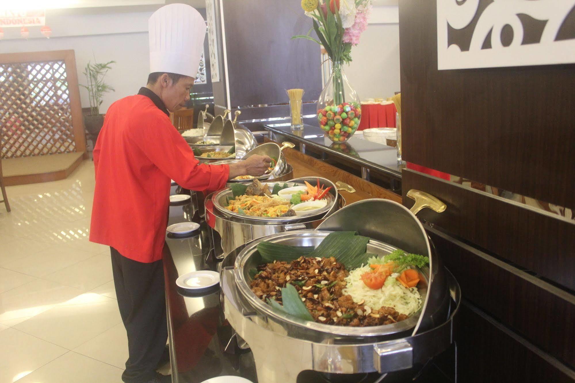 סלמן Prima Sr Hotel & Convention Yogyakarta מראה חיצוני תמונה
